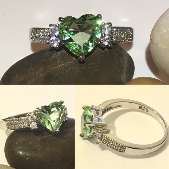 2ct Heart Cut Peridot Gemstone 925 Silver Ring - Picture 4 of 4